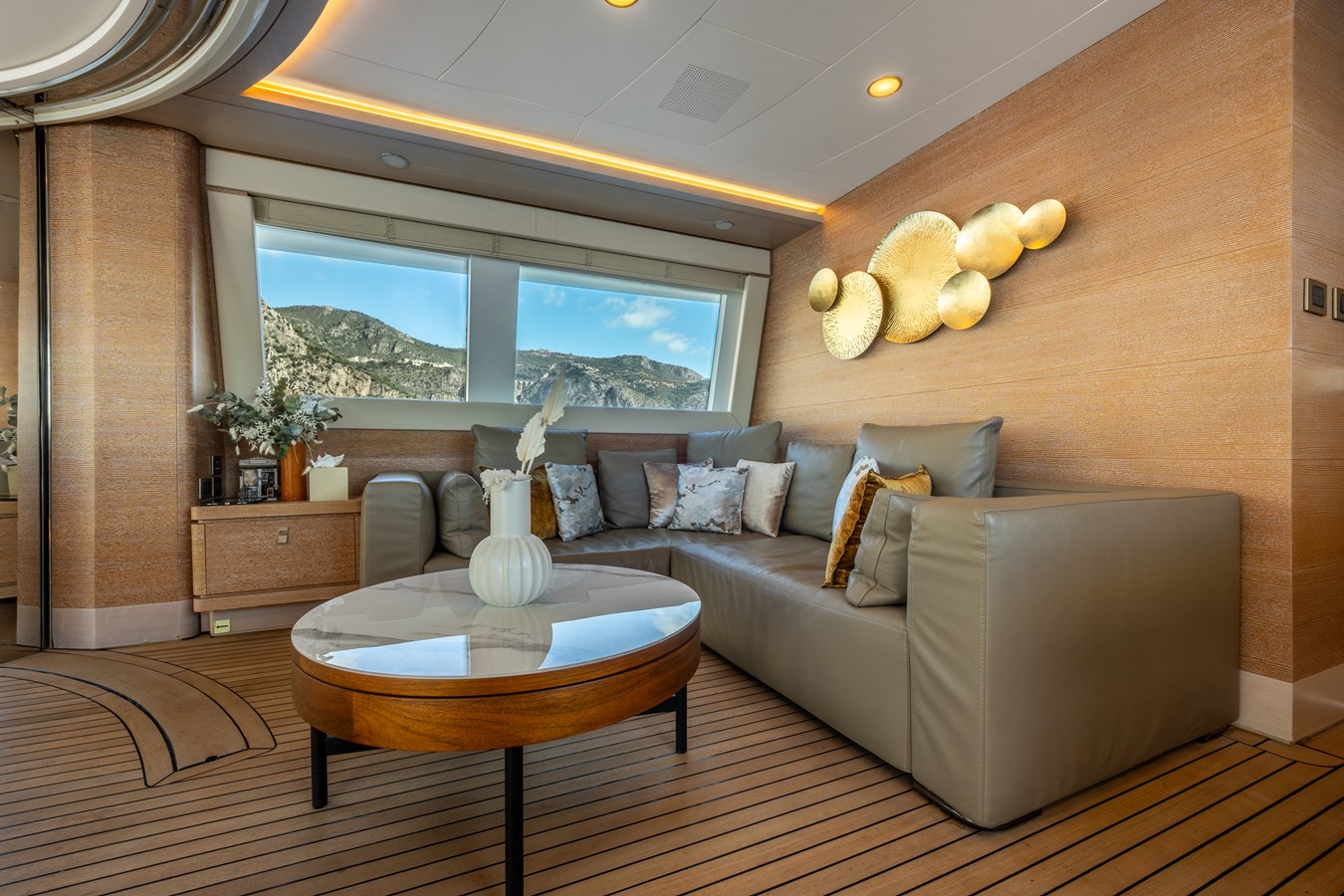 Custom Line Motor Boat CENTURION For Sale