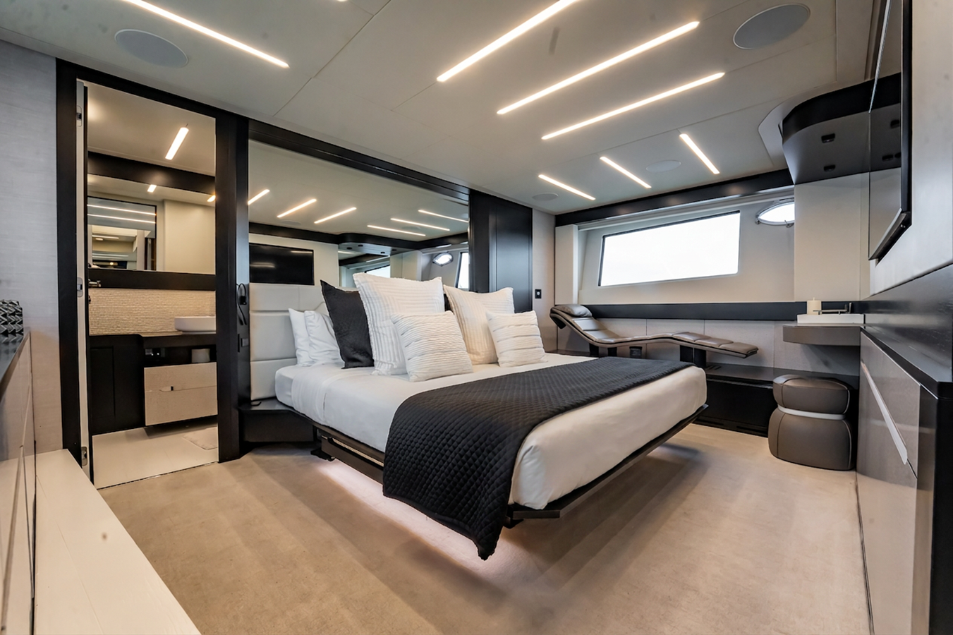 Pershing Motor Yacht ON THE MOVE For Sale