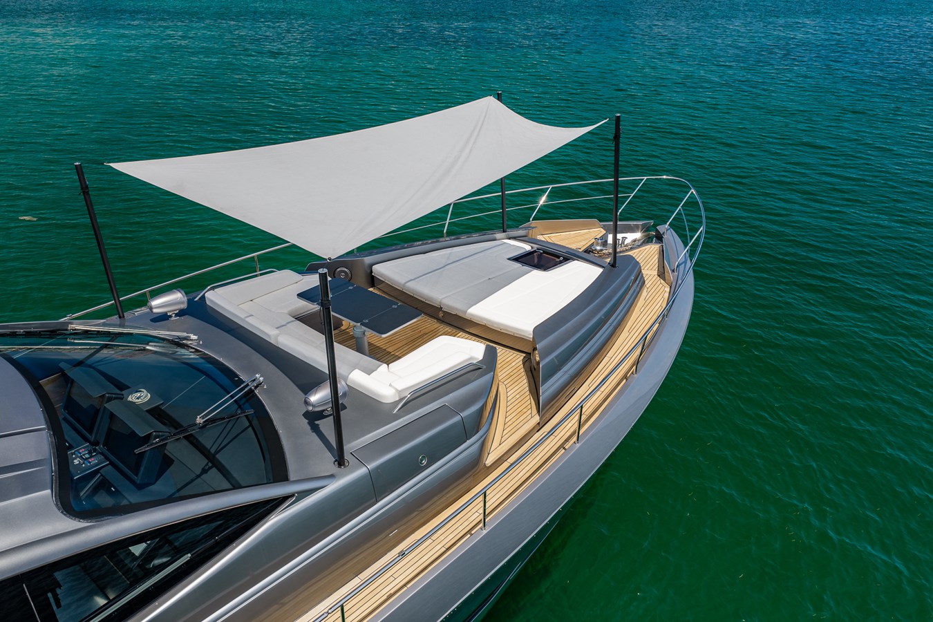 Pershing Motor Yacht ON THE MOVE For Sale