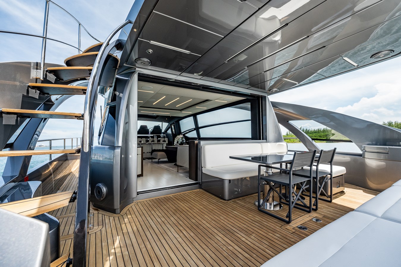 Pershing Motor Yacht ON THE MOVE For Sale