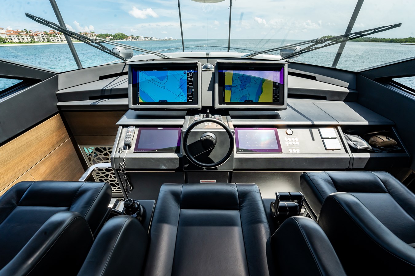 Pershing Motor Yacht ON THE MOVE For Sale