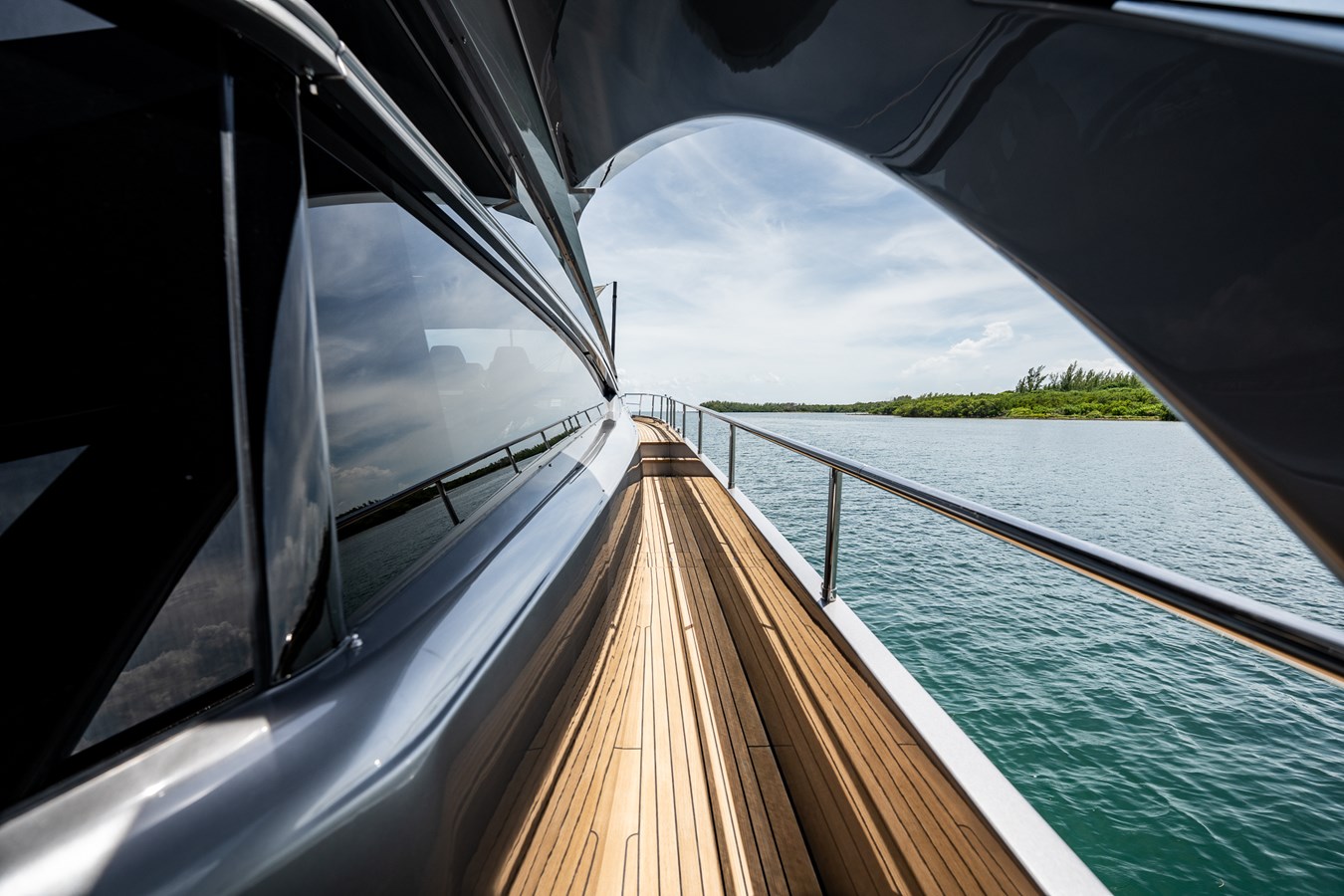Pershing Motor Yacht ON THE MOVE For Sale