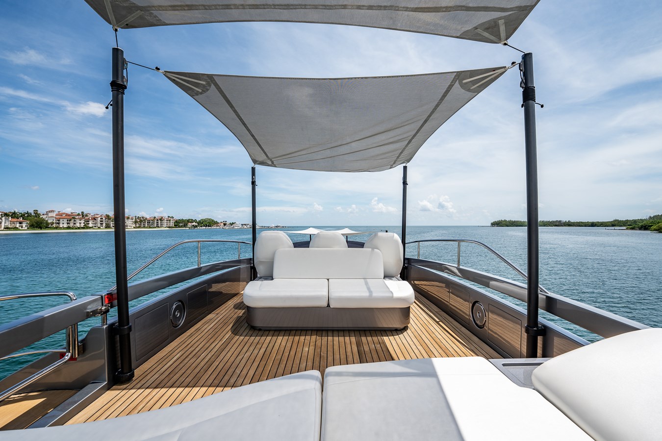 Pershing Motor Yacht ON THE MOVE For Sale