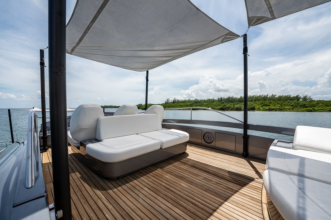 Pershing Motor Yacht ON THE MOVE For Sale