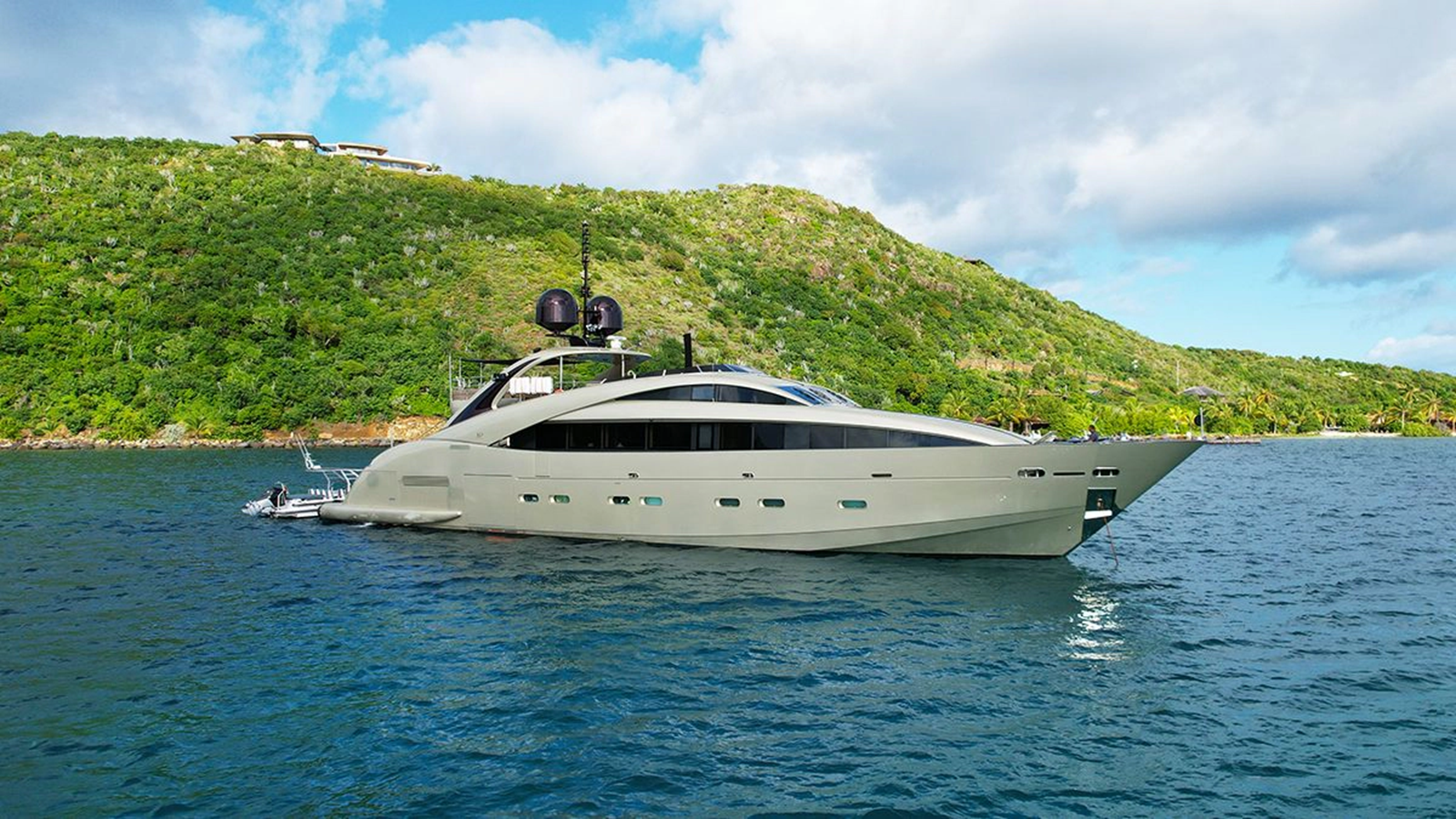 Isa Yachts Motor Yacht YCM 120 For Sale