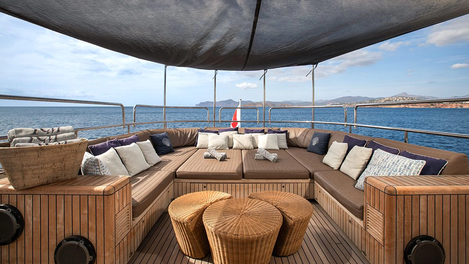 Isa Yachts Motor Yacht YCM 120 For Sale