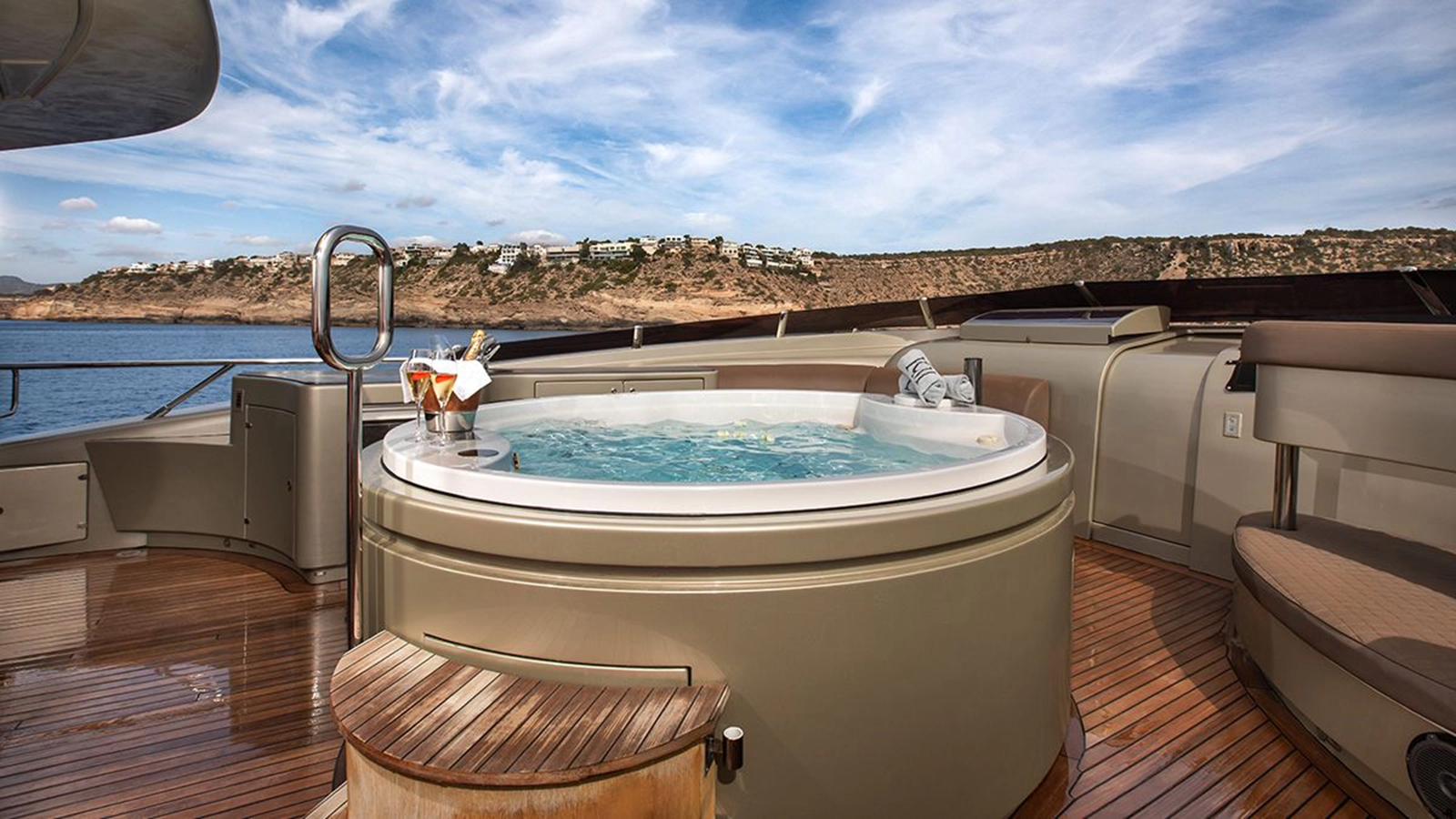 Isa Yachts Motor Yacht YCM 120 For Sale