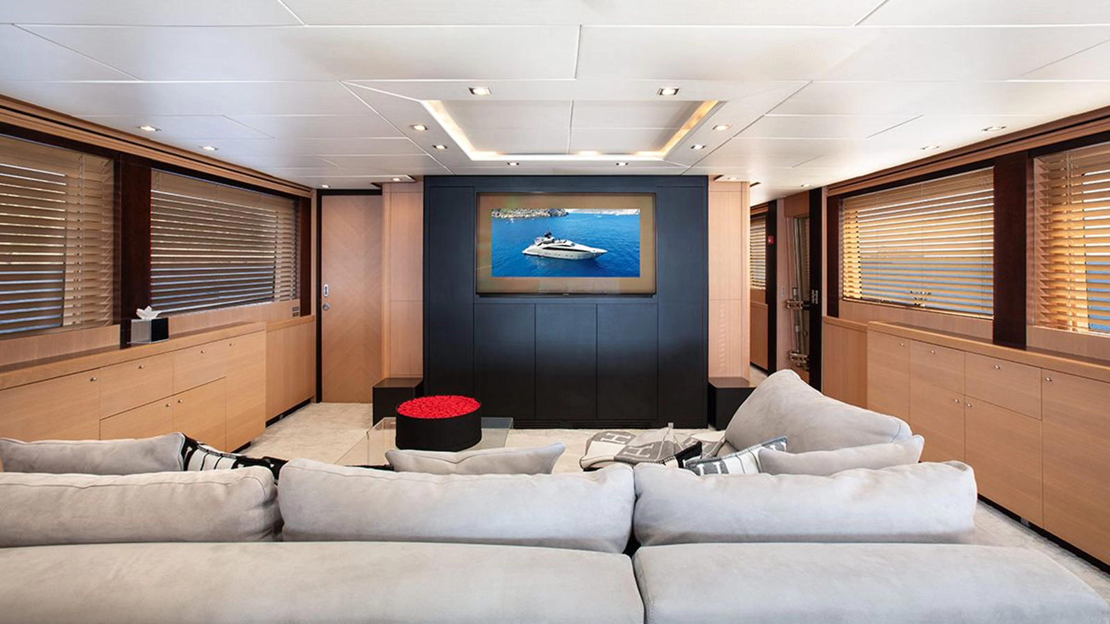 Isa Yachts Motor Yacht YCM 120 For Sale