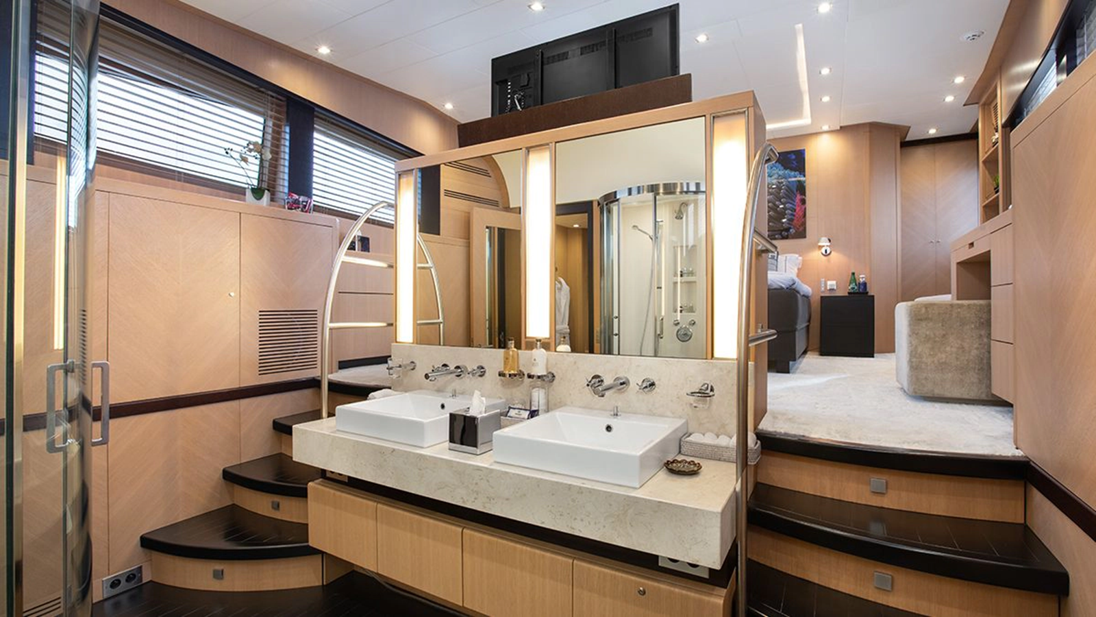 Isa Yachts Motor Yacht YCM 120 For Sale