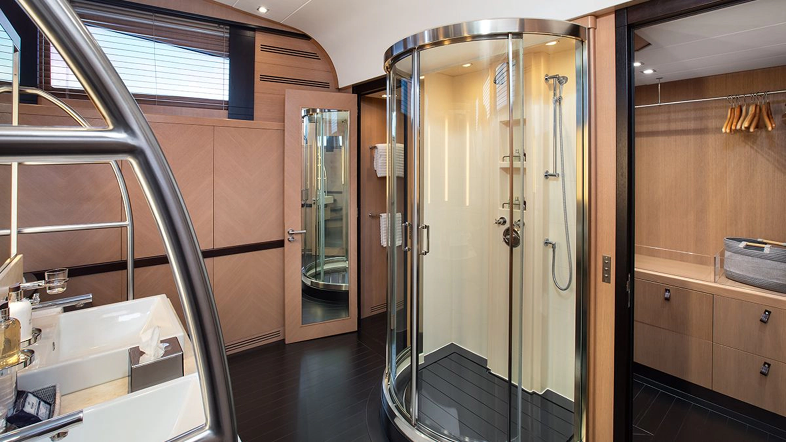 Isa Yachts Motor Yacht YCM 120 For Sale