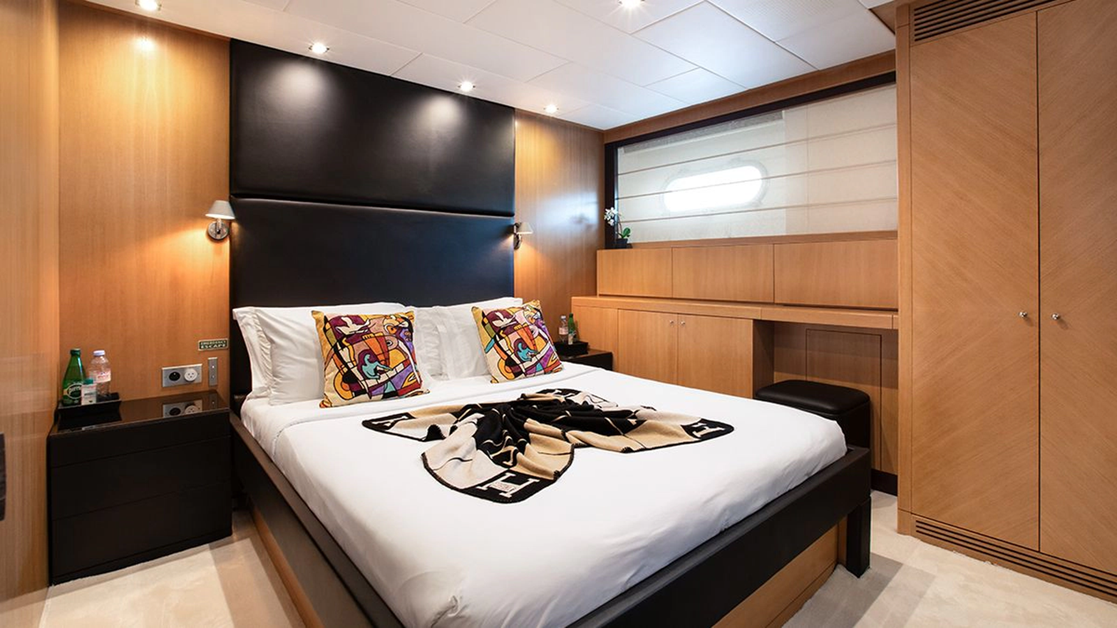 Isa Yachts Motor Yacht YCM 120 For Sale