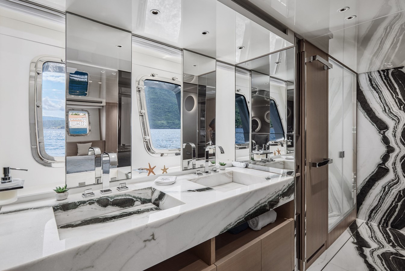 Sanlorenzo Yachts Motor Yacht ZAFFIRO III For Sale