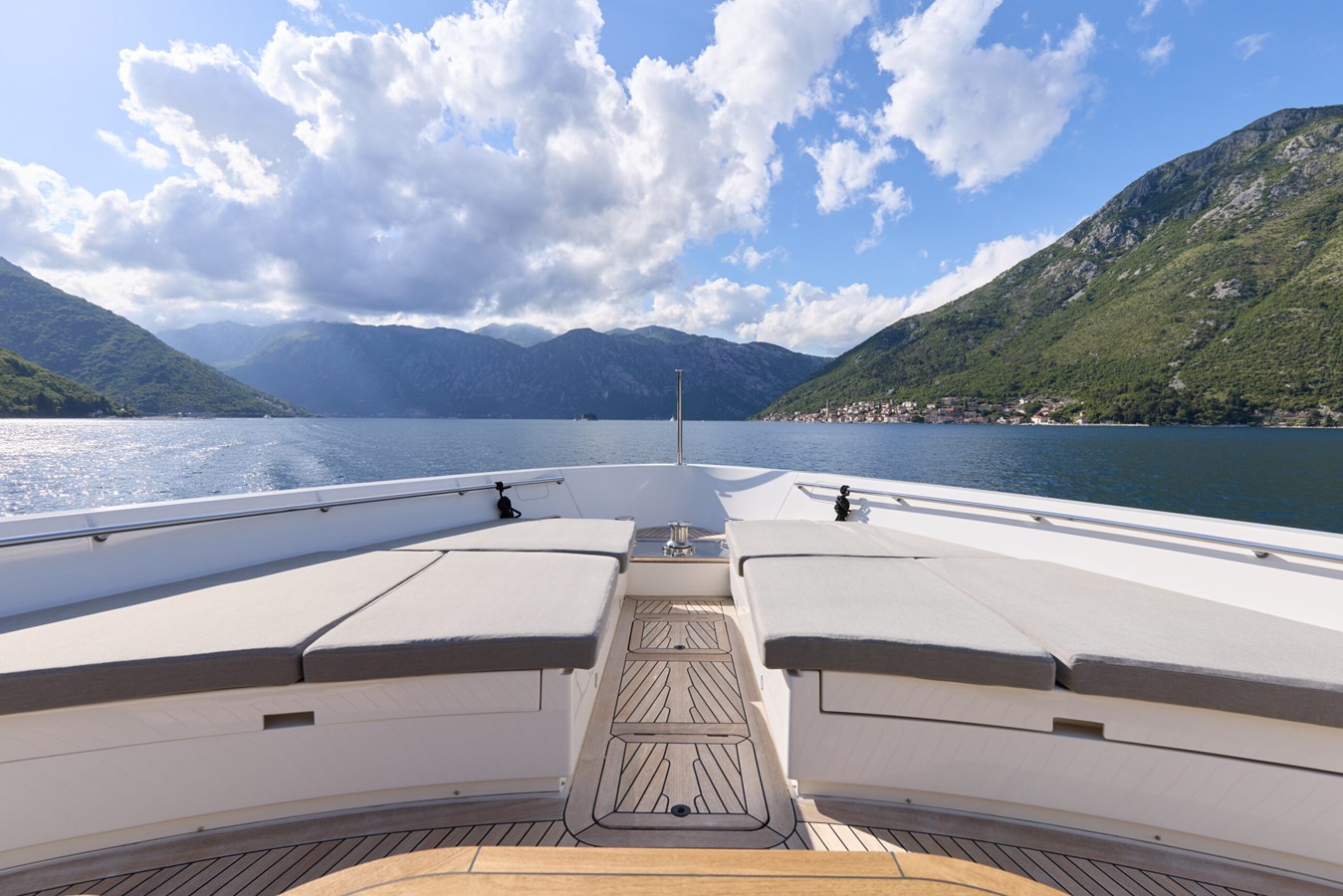 Sanlorenzo Yachts Motor Yacht ZAFFIRO III For Sale