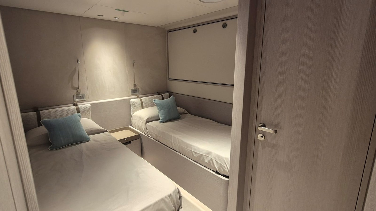 Custom Line Motor Yacht SOLE For Sale