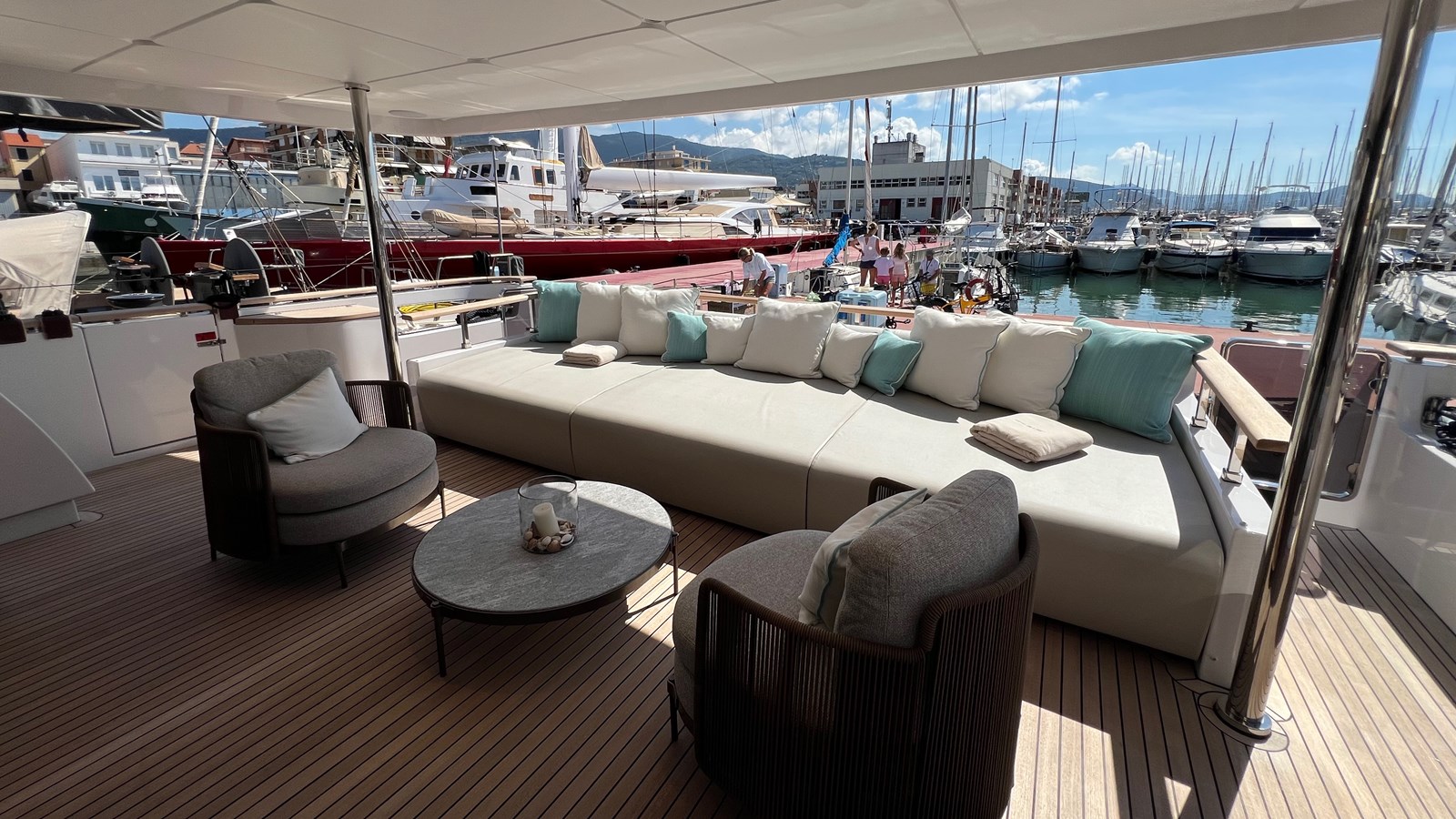 Custom Line Motor Yacht SOLE For Sale