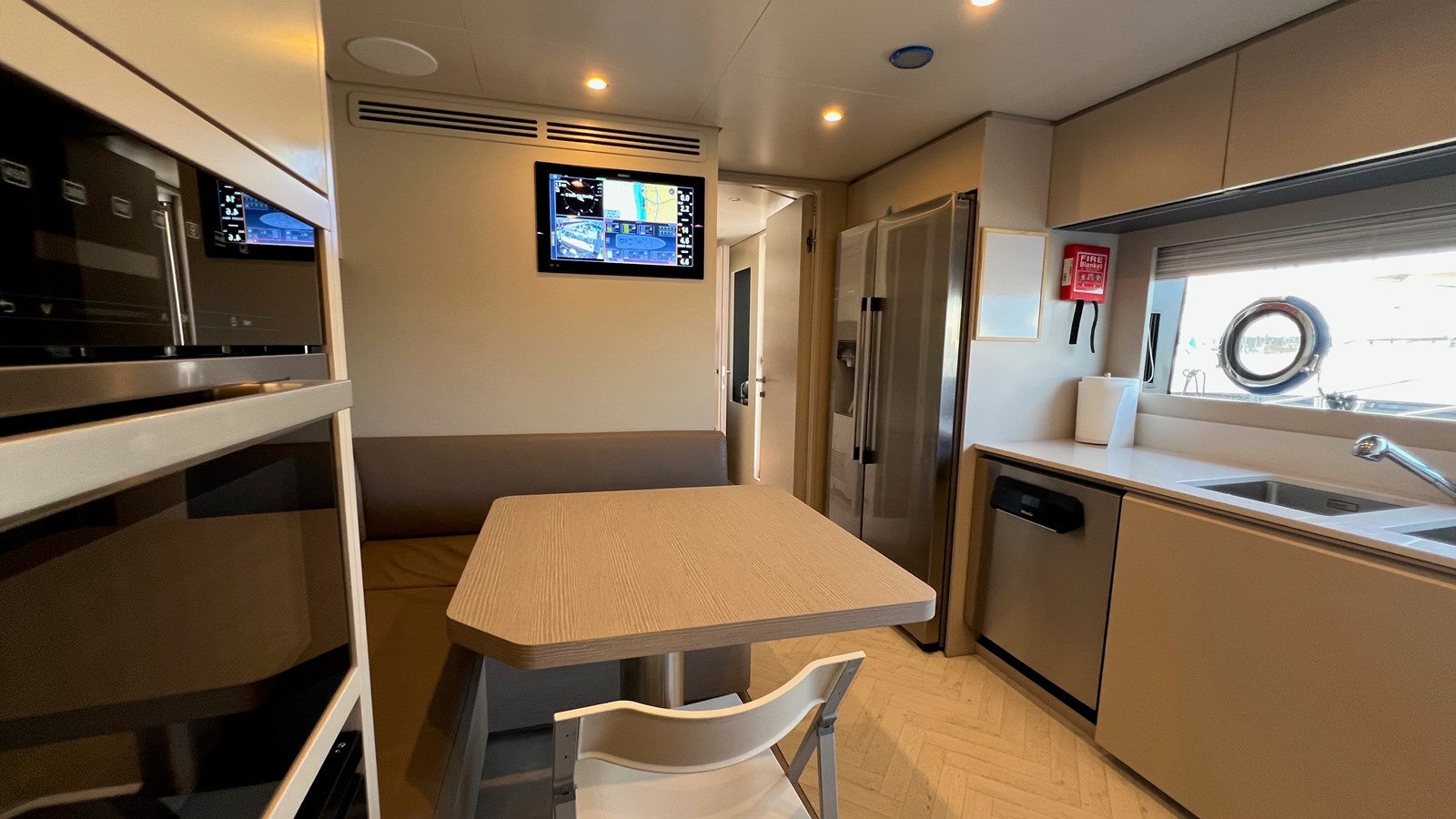 Custom Line Motor Yacht SOLE For Sale