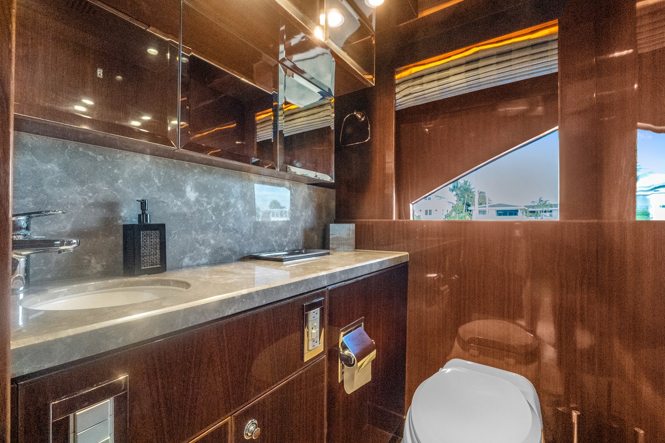 Hargrave Custom Yachts Motor Yacht QUIET SUN For Sale