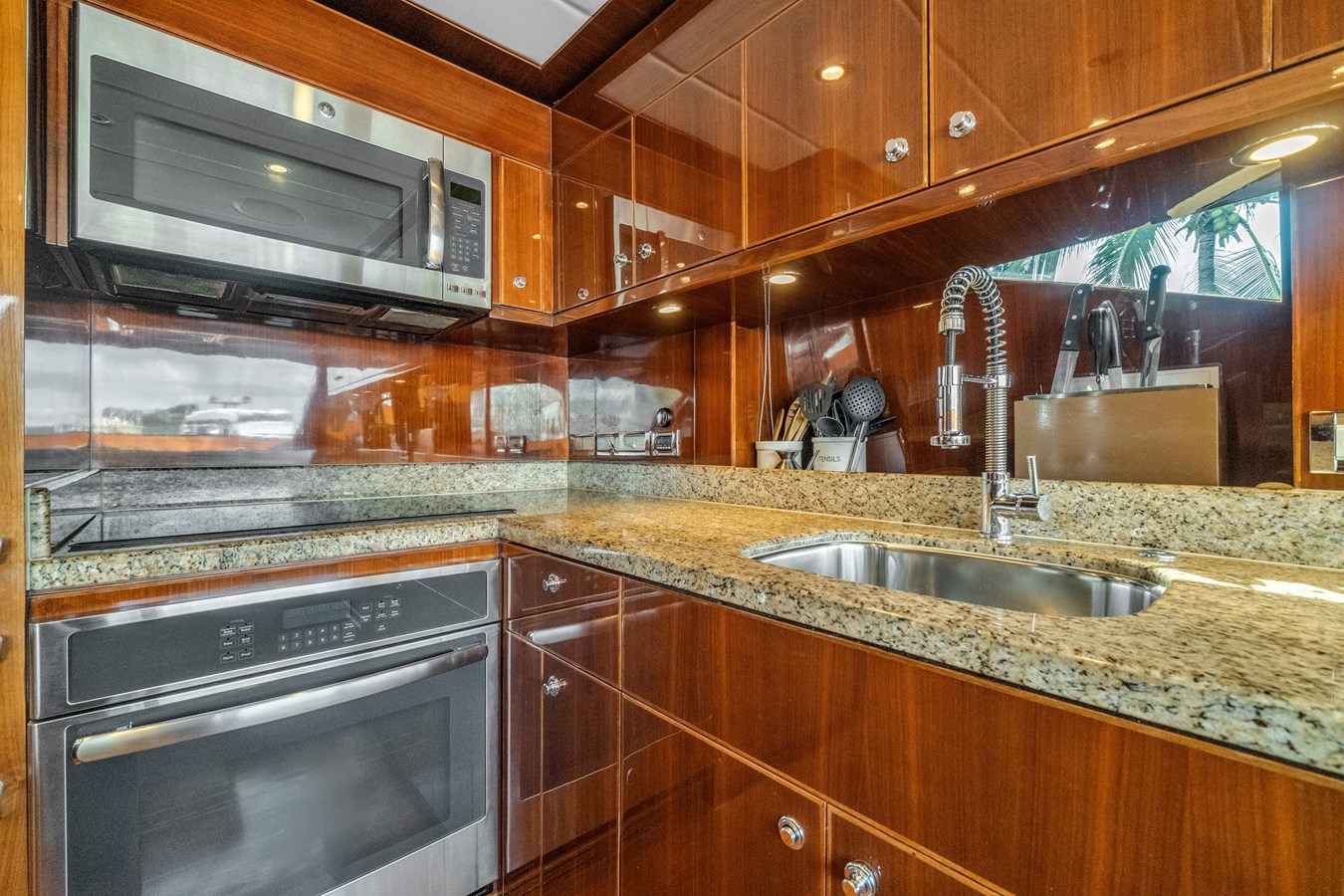 Hargrave Custom Yachts Motor Yacht QUIET SUN For Sale
