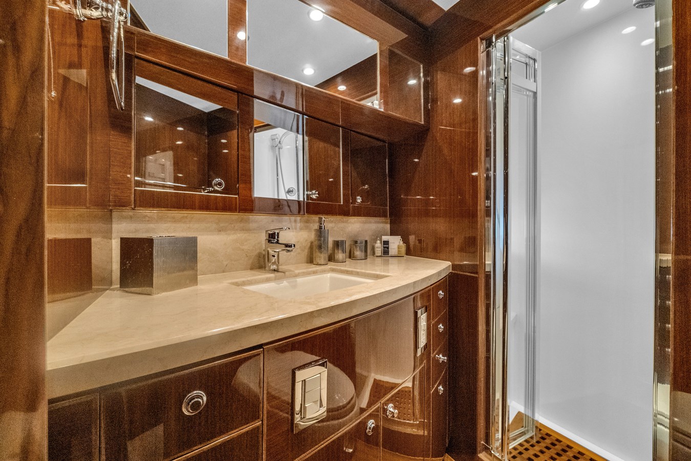 Hargrave Custom Yachts Motor Yacht QUIET SUN For Sale