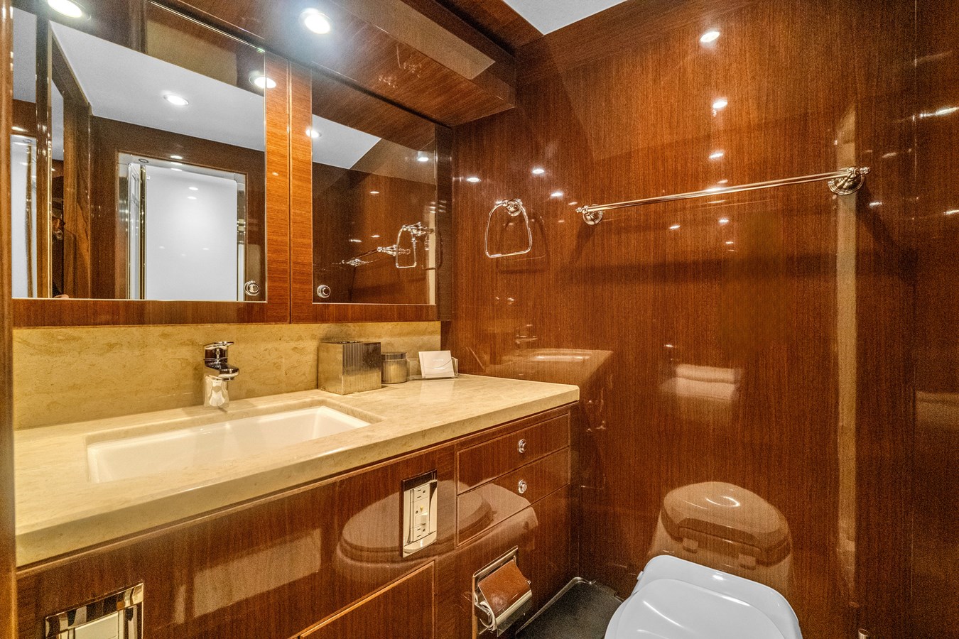 Hargrave Custom Yachts Motor Yacht QUIET SUN For Sale