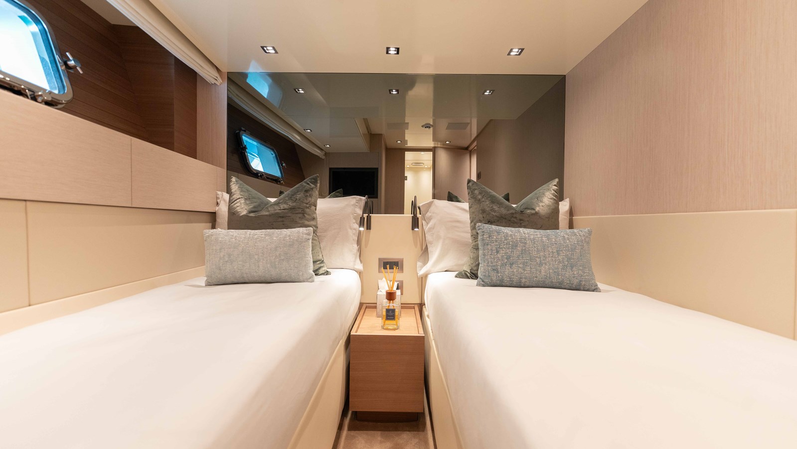 Sanlorenzo Yachts Motor Boat LA For Sale