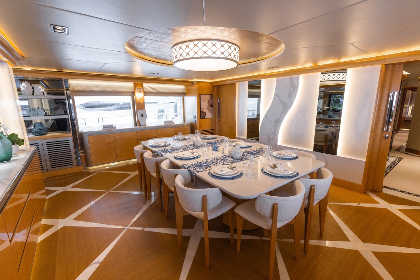 Majesty Motor Yacht ATLANTIS For Sale
