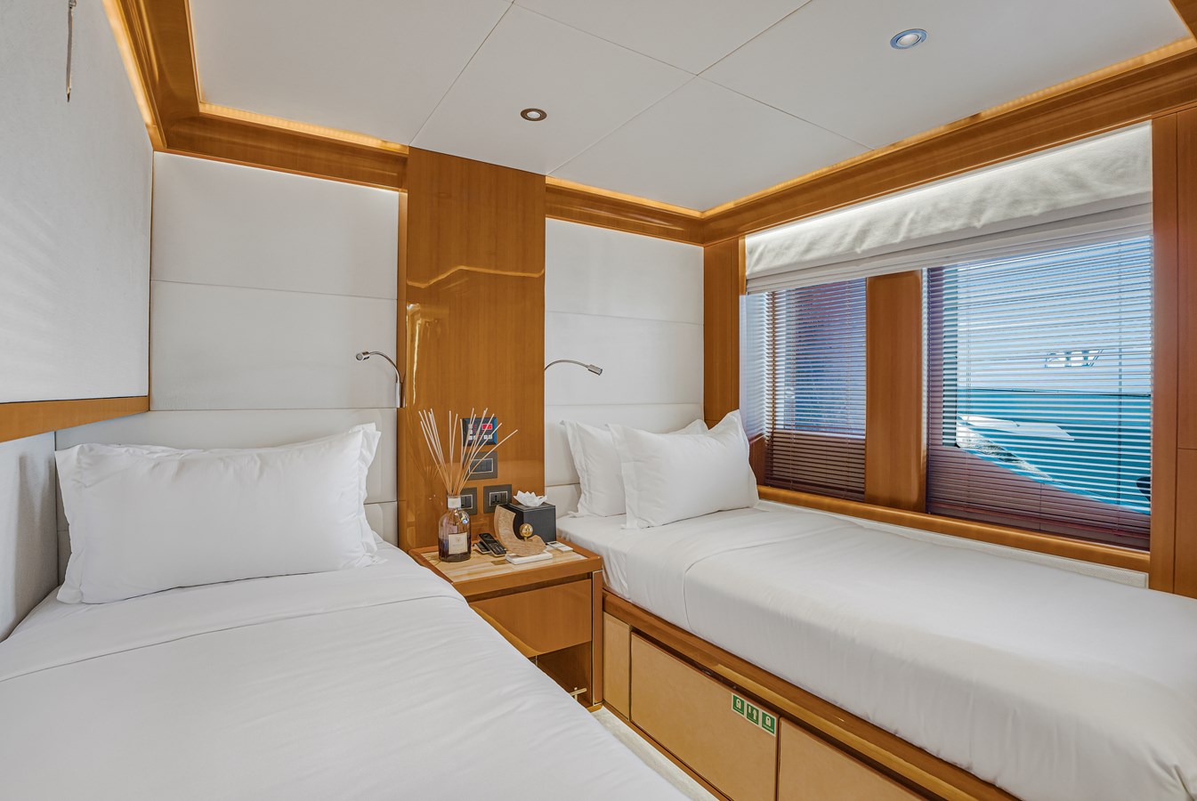 Majesty Motor Yacht ATLANTIS For Sale