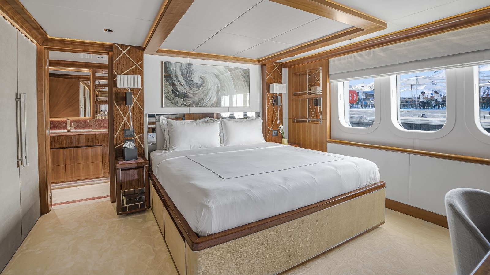 Majesty Motor Yacht ATLANTIS For Sale