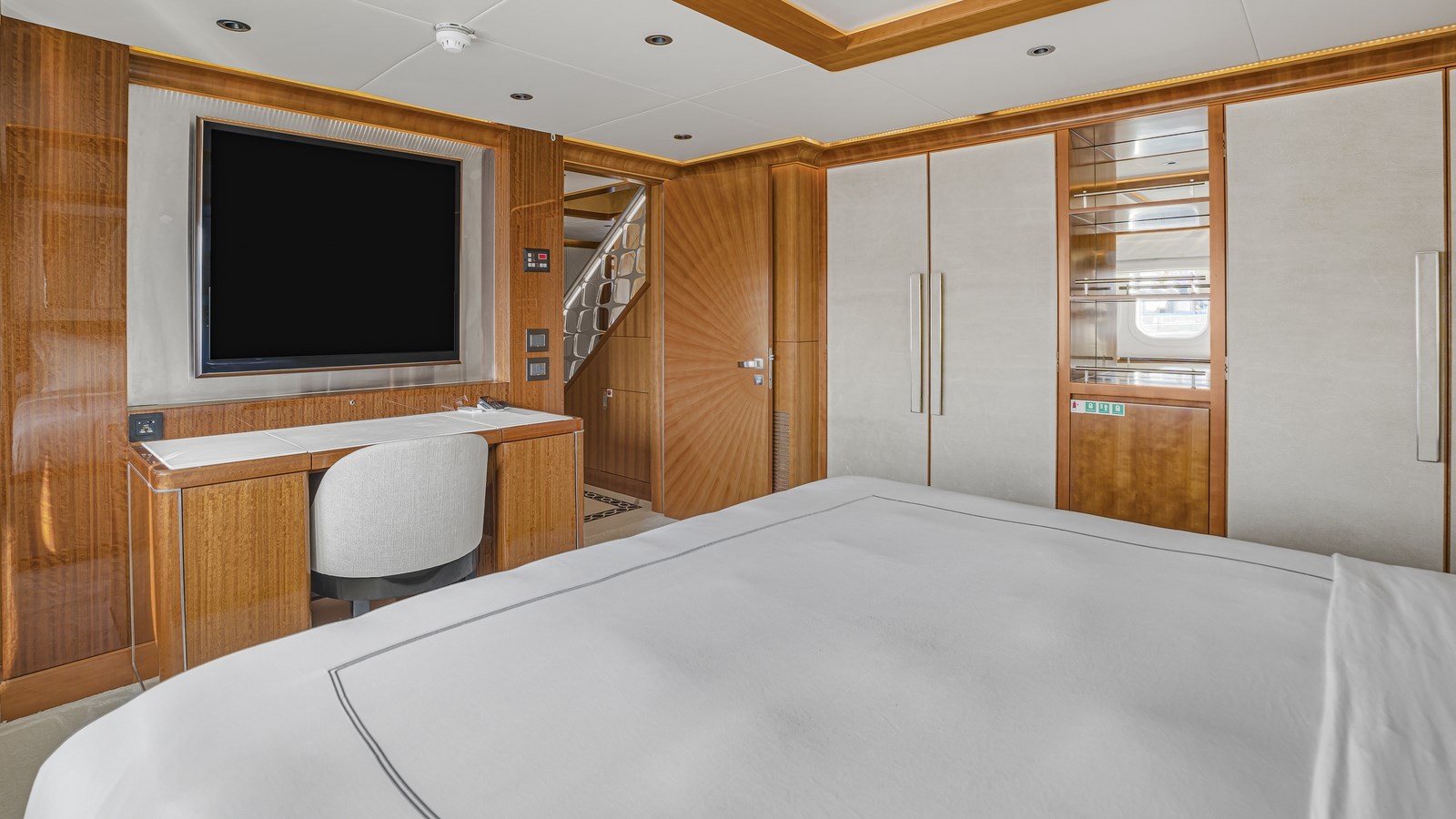 Majesty Motor Yacht ATLANTIS For Sale