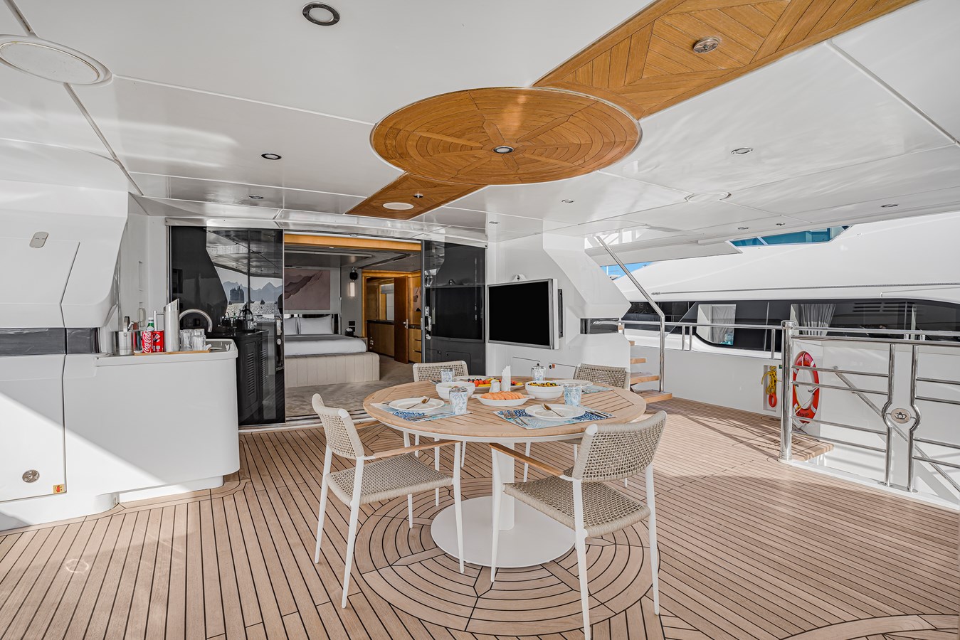 Majesty Motor Yacht ATLANTIS For Sale