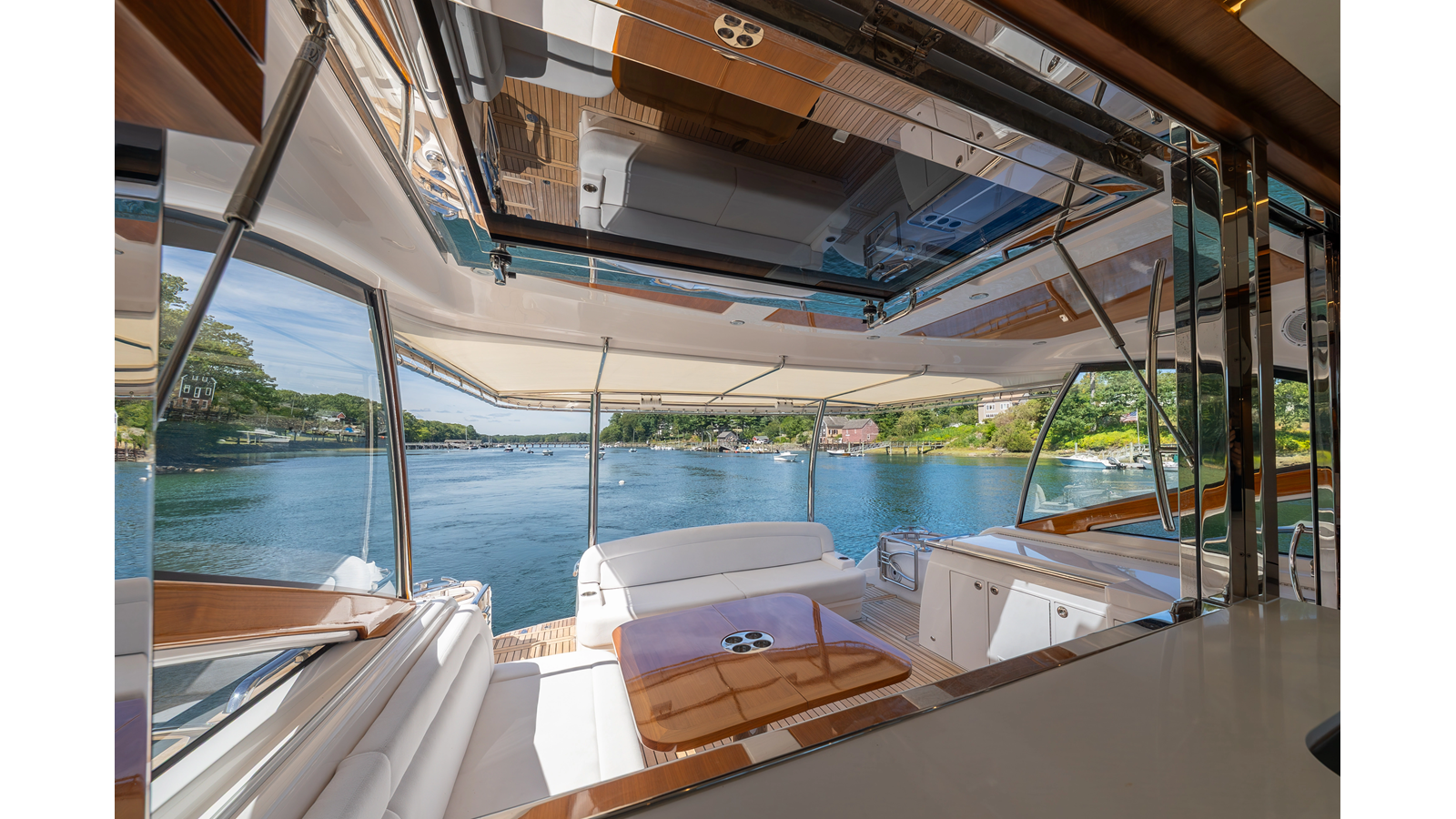 Belize Motoryacht Cruising Yacht LYRICA For Sale