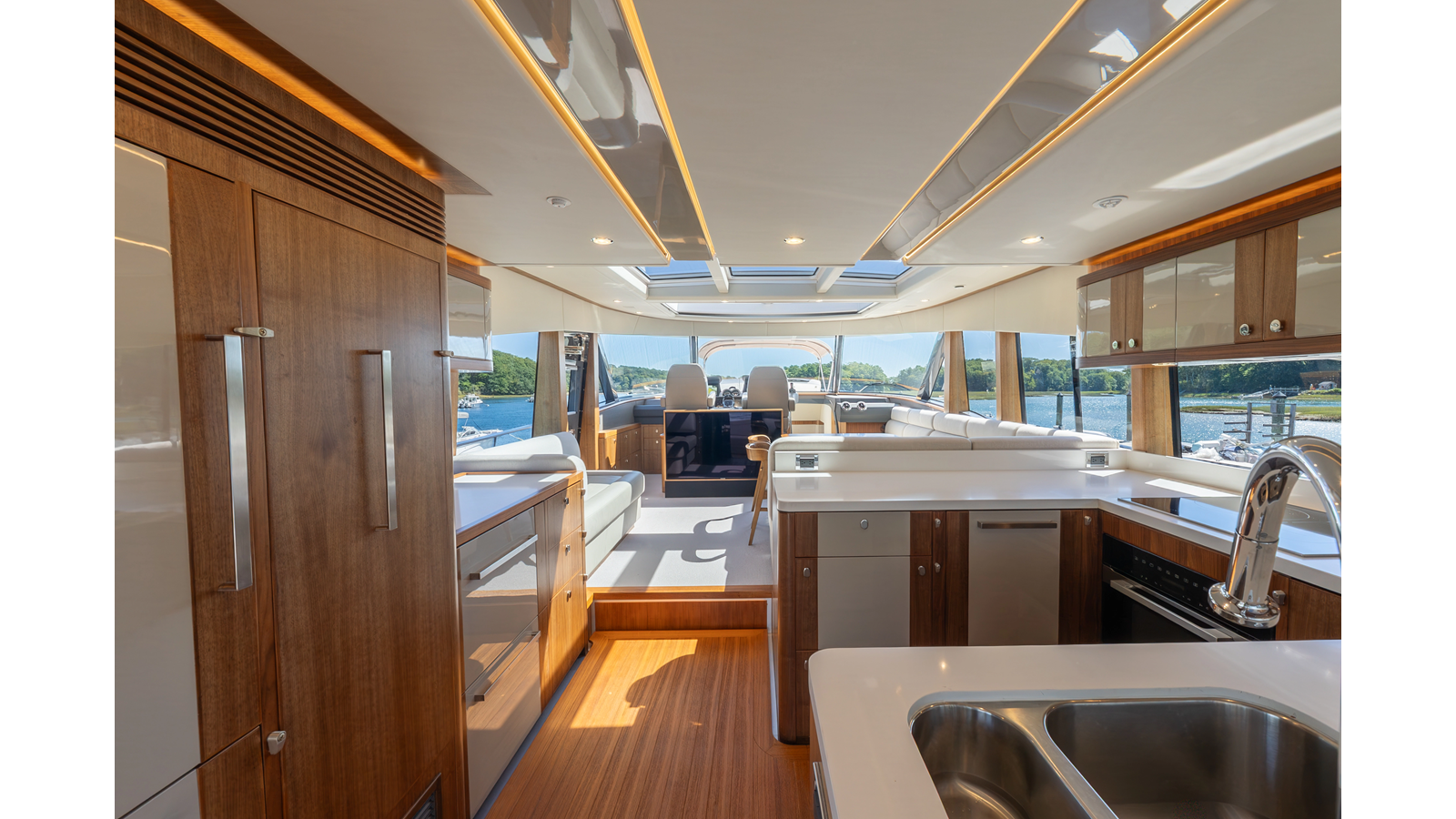 Belize Motoryacht Cruising Yacht LYRICA For Sale