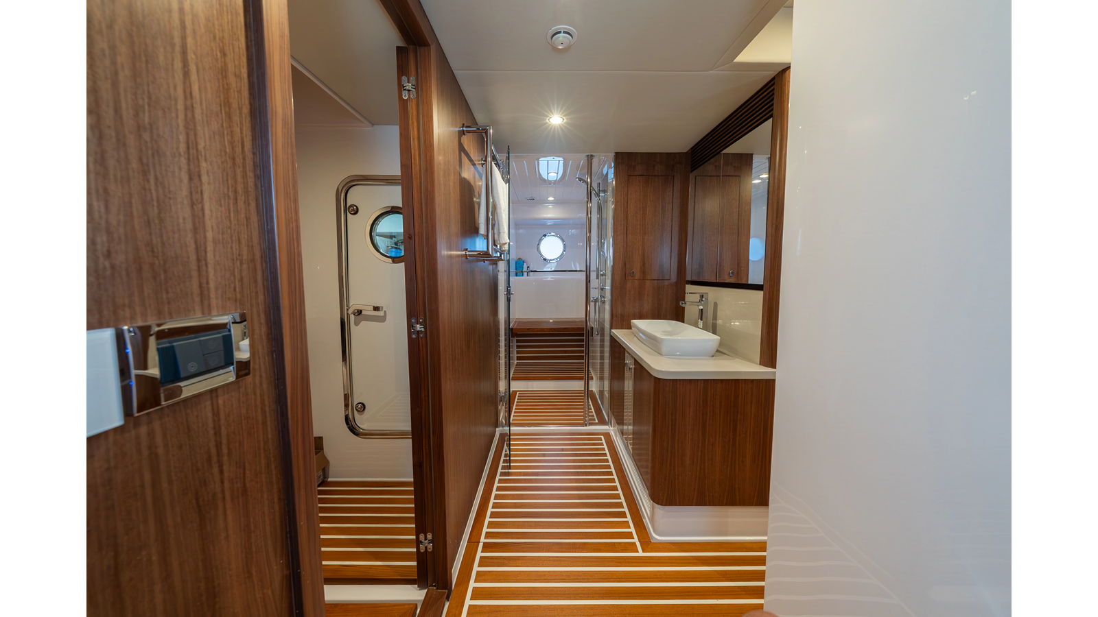 Belize Motoryacht Cruising Yacht LYRICA For Sale