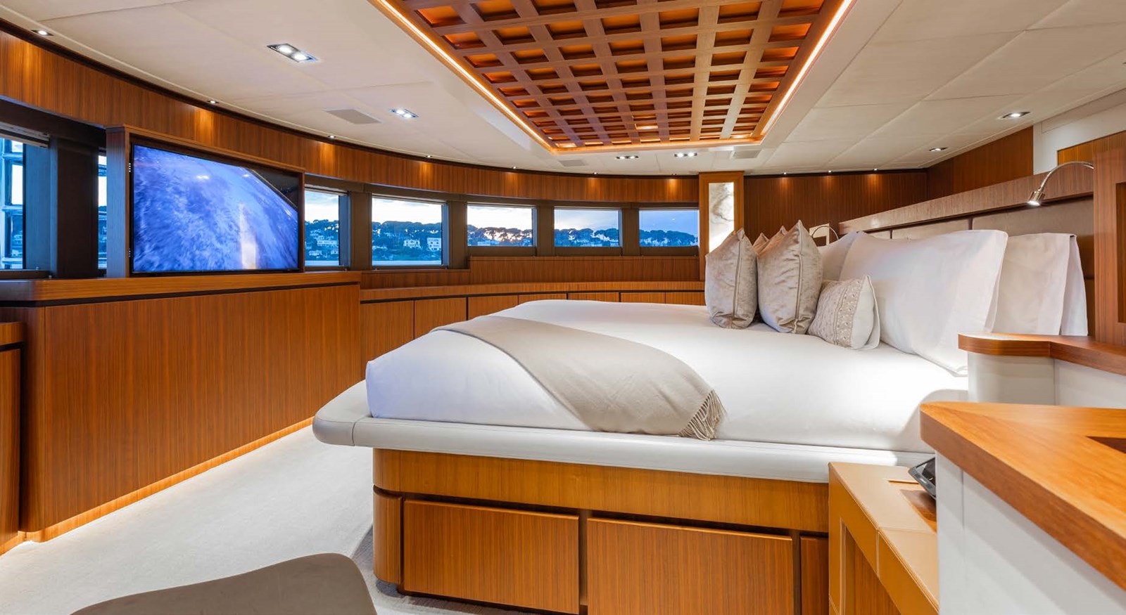 Trinity Yachts Motor Yacht Champagne Seas For Sale