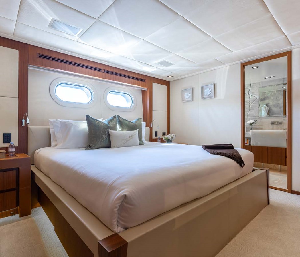 Trinity Yachts Motor Yacht Champagne Seas For Sale