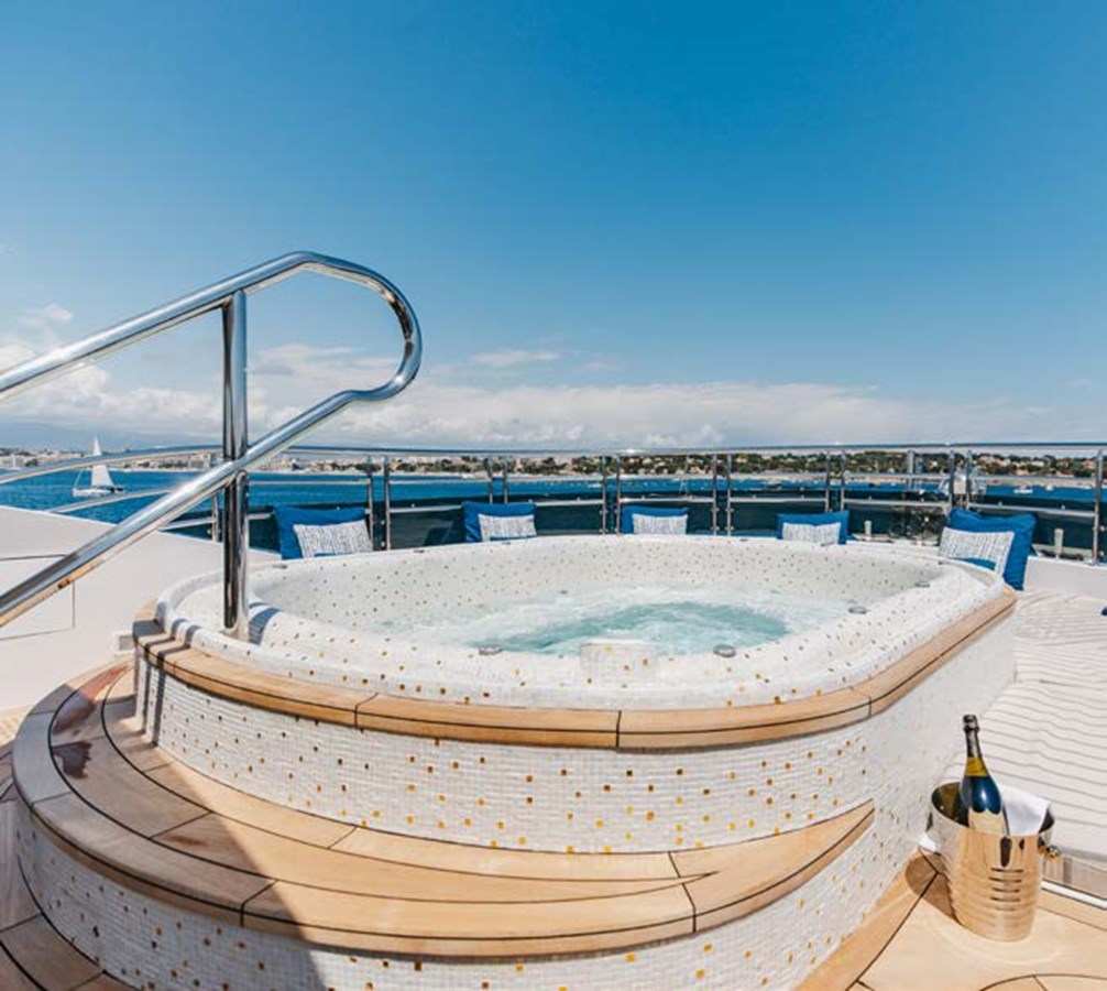 Trinity Yachts Motor Yacht Champagne Seas For Sale
