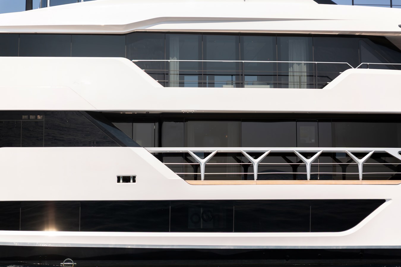 Ferretti Custom Line Commercial Vessel LADY DIA For Sale