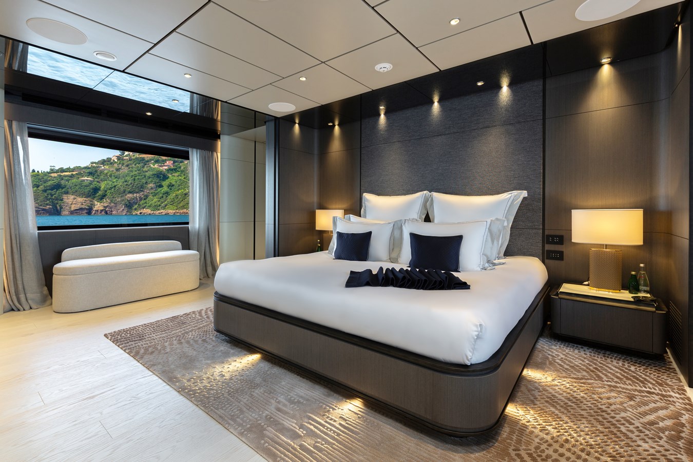 Ferretti Custom Line Commercial Vessel LADY DIA For Sale