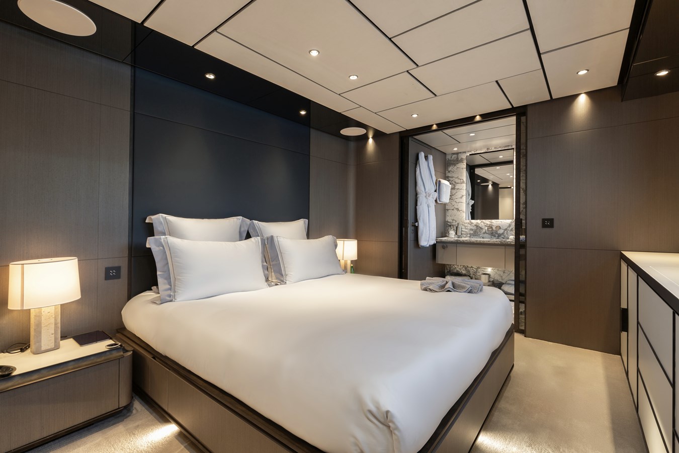 Ferretti Custom Line Commercial Vessel LADY DIA For Sale