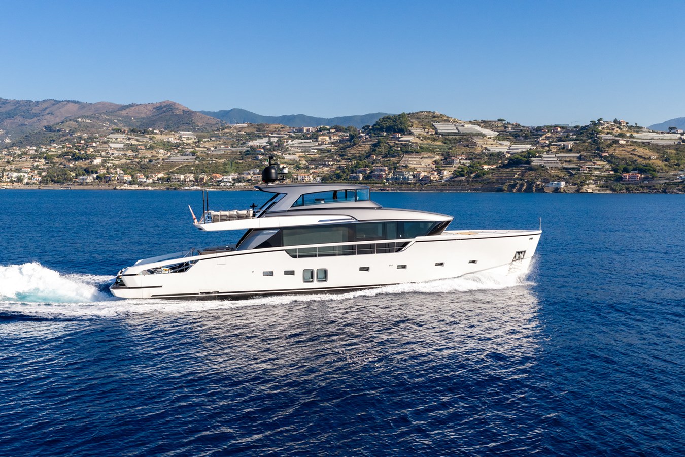 Sanlorenzo Yachts Motor Yacht JUNIOR For Sale