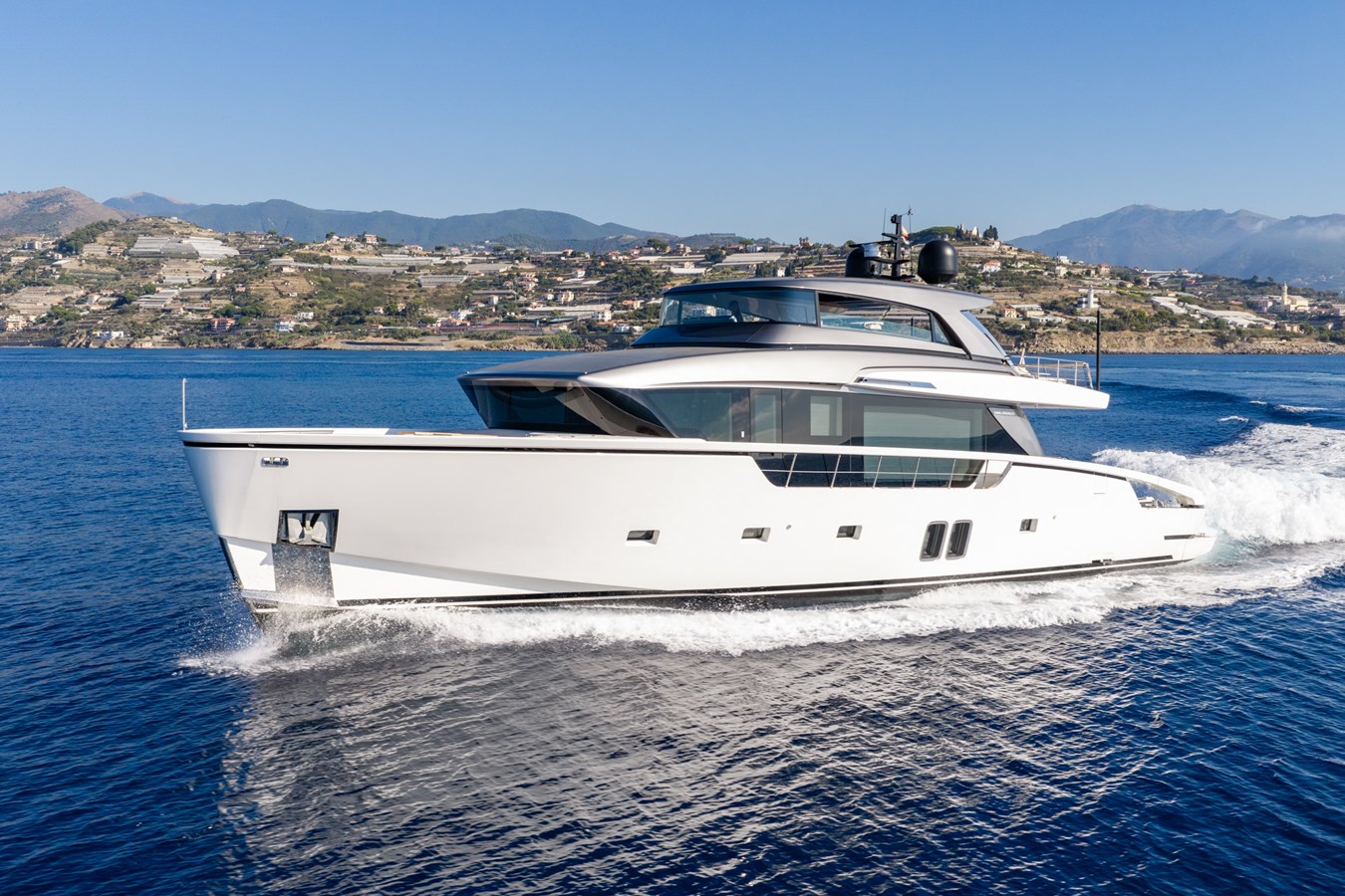 Sanlorenzo Yachts Motor Yacht JUNIOR For Sale