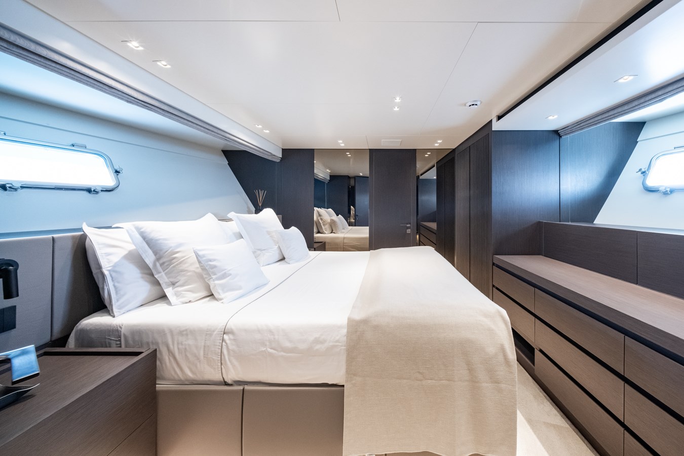 Sanlorenzo Yachts Motor Yacht JUNIOR For Sale