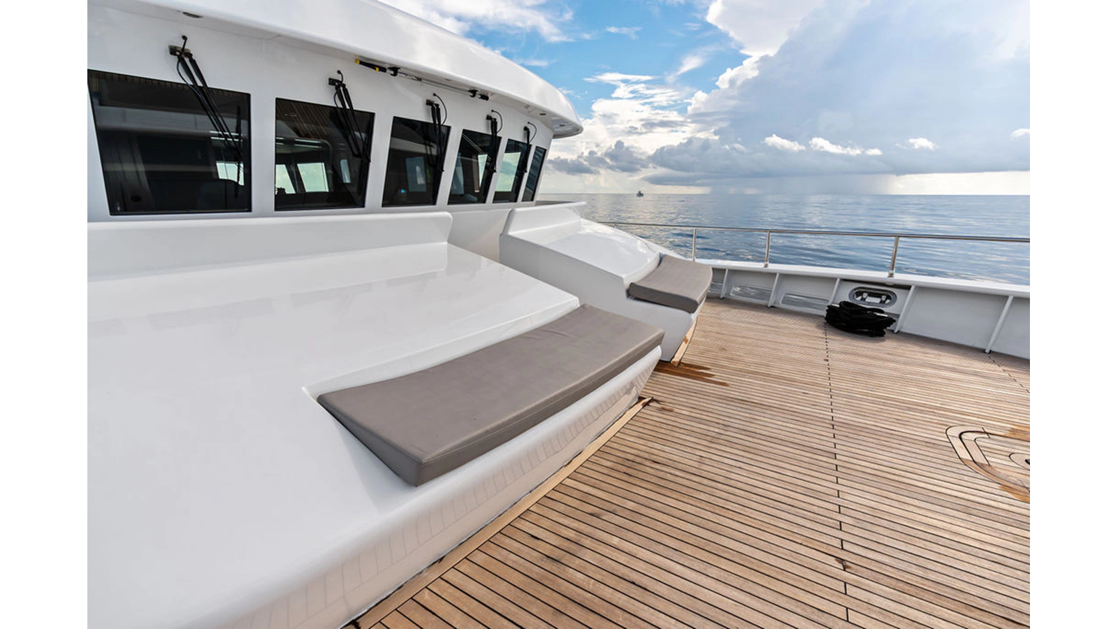 Overing Motor Yacht SAMSARA For Sale