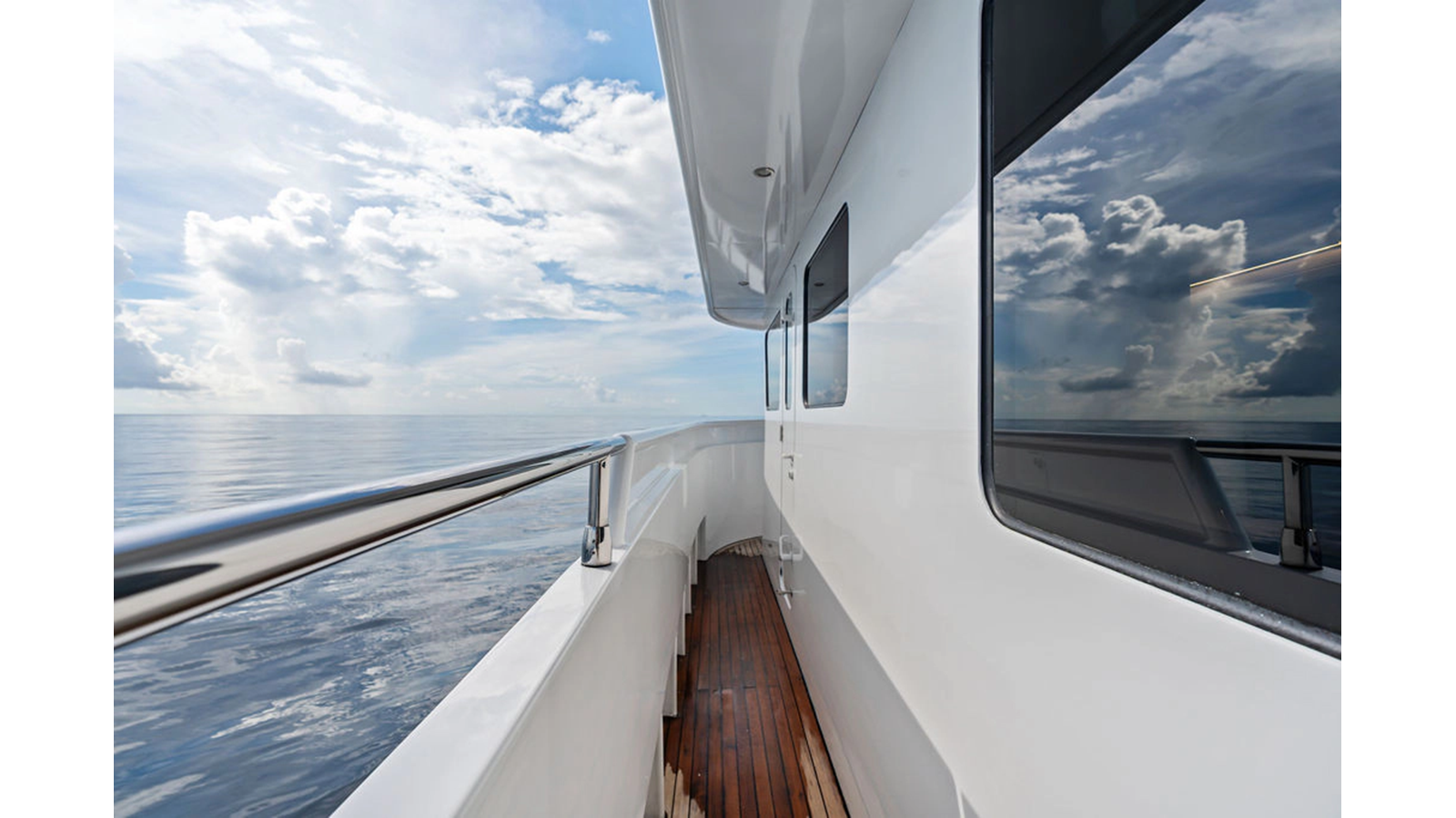 Overing Motor Yacht SAMSARA For Sale