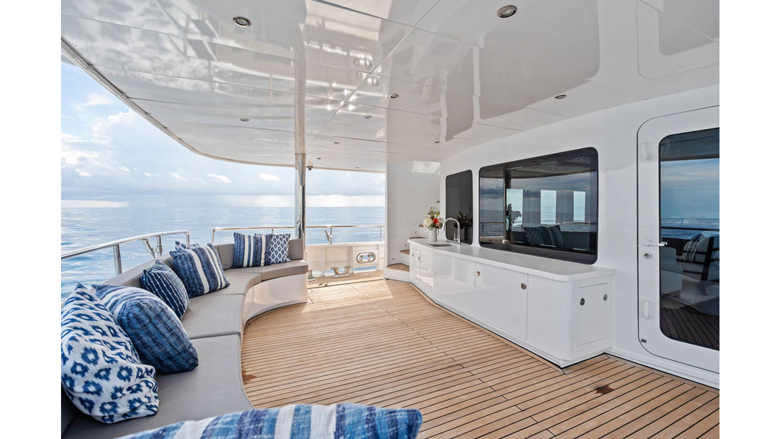 Overing Motor Yacht SAMSARA For Sale