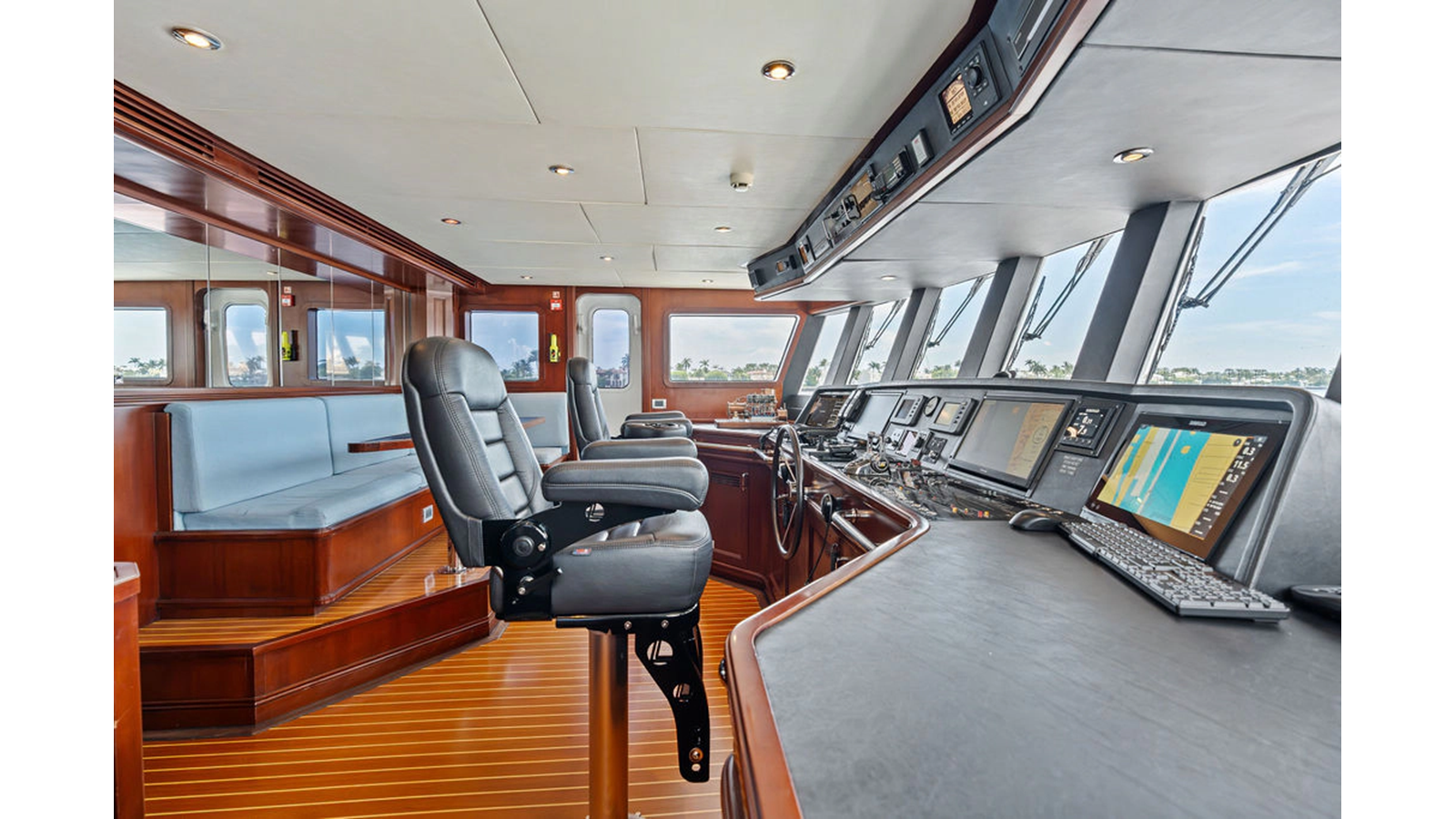 Overing Motor Yacht SAMSARA For Sale