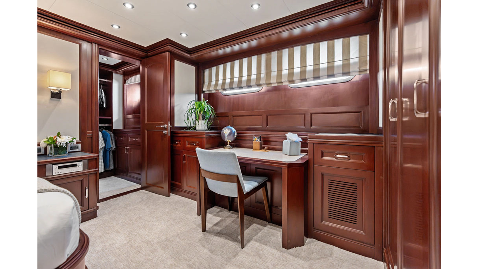 Overing Motor Yacht SAMSARA For Sale