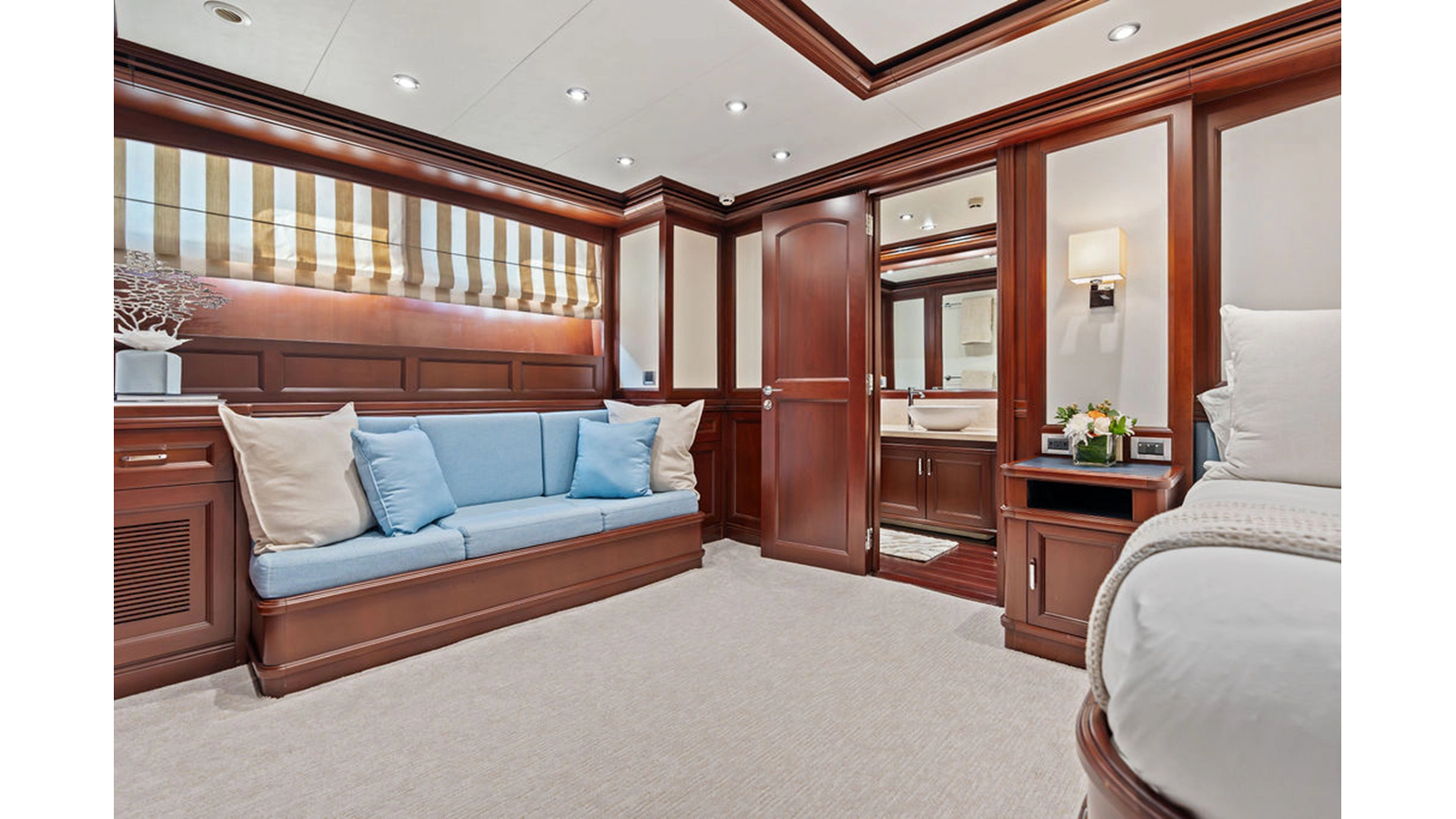 Overing Motor Yacht SAMSARA For Sale