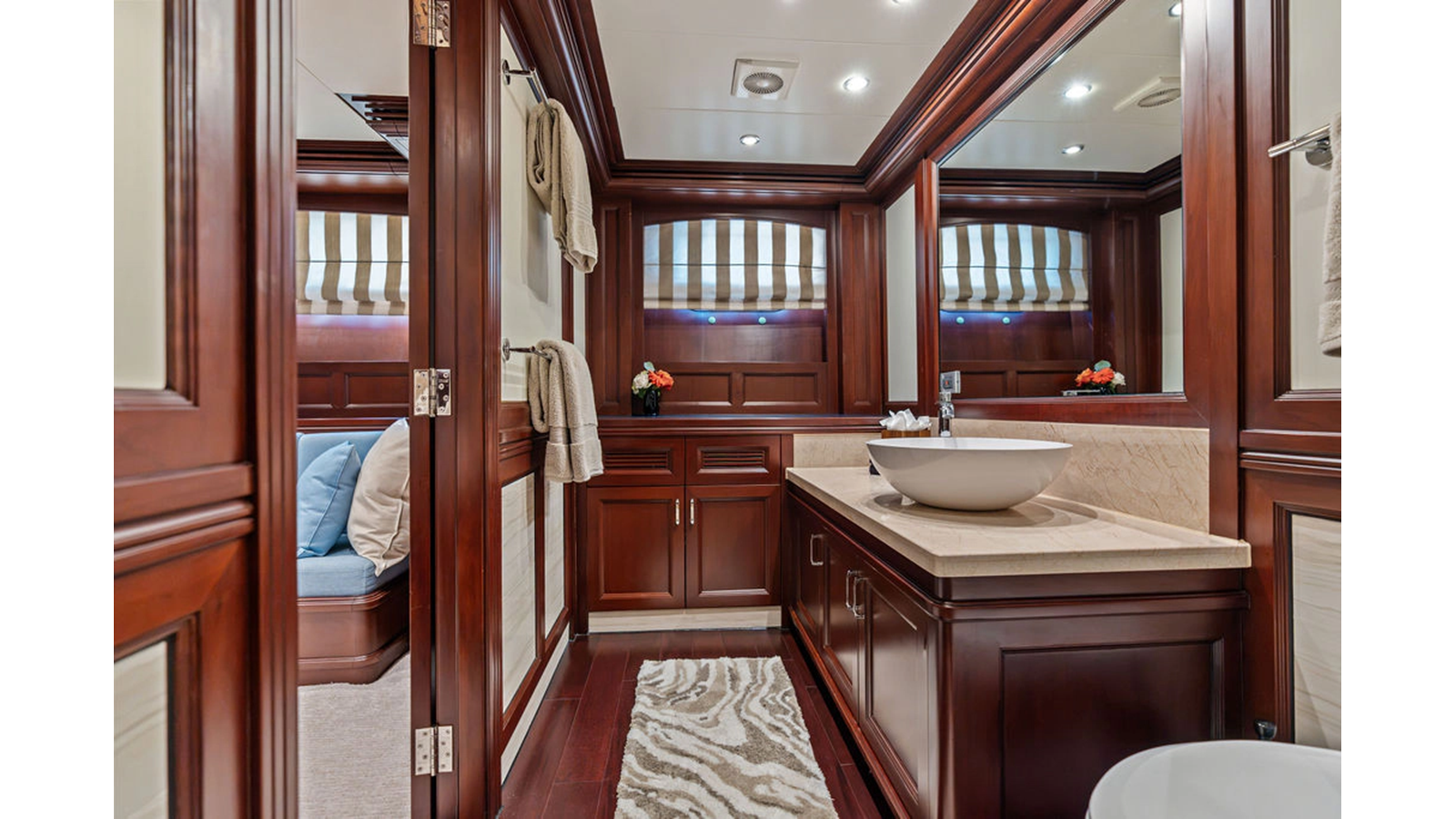 Overing Motor Yacht SAMSARA For Sale