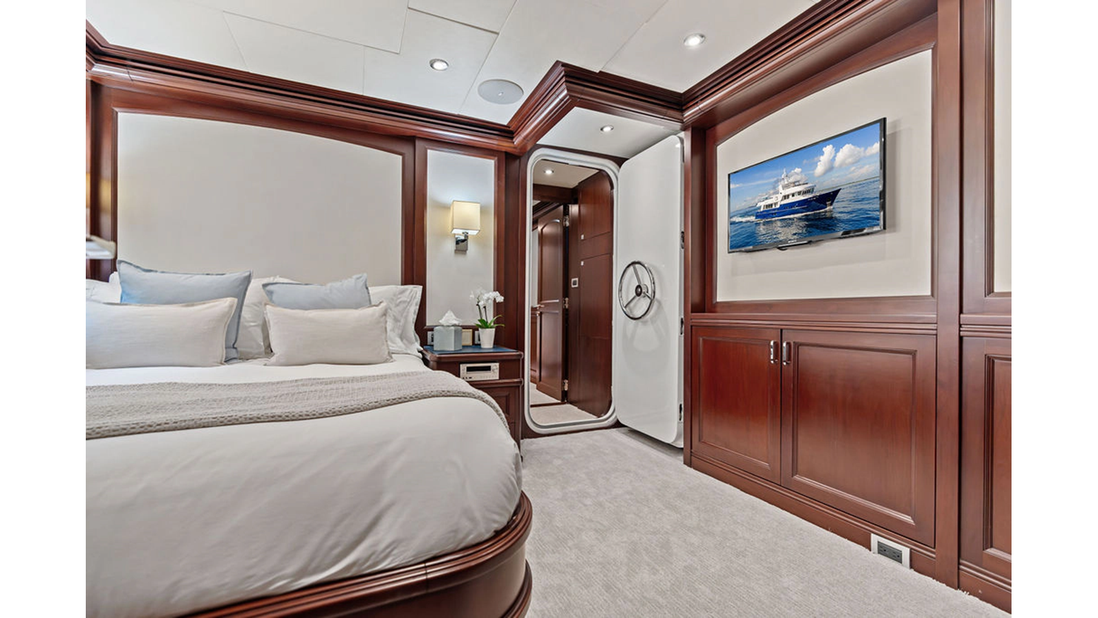 Overing Motor Yacht SAMSARA For Sale